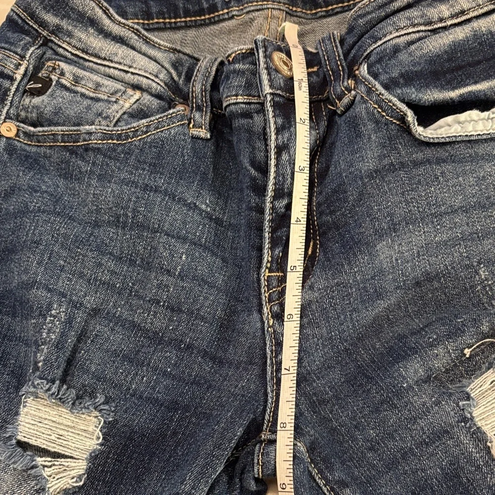KanCan trendy distressed